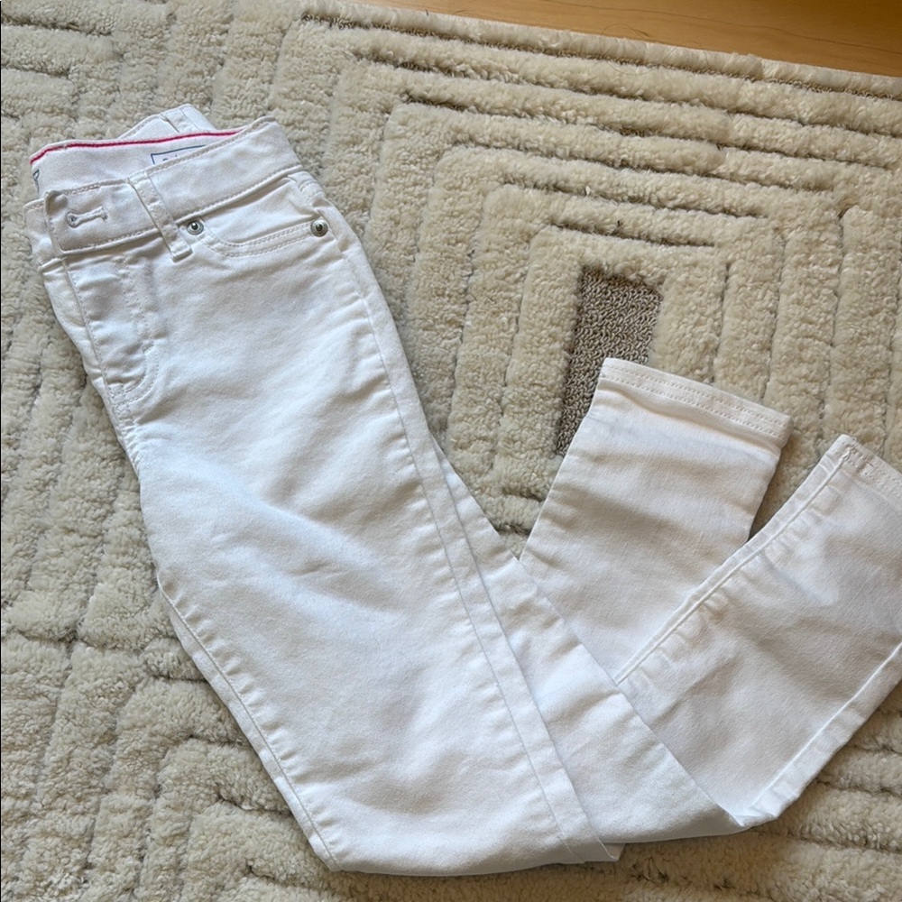 Girls White Jeans vineyard vibes